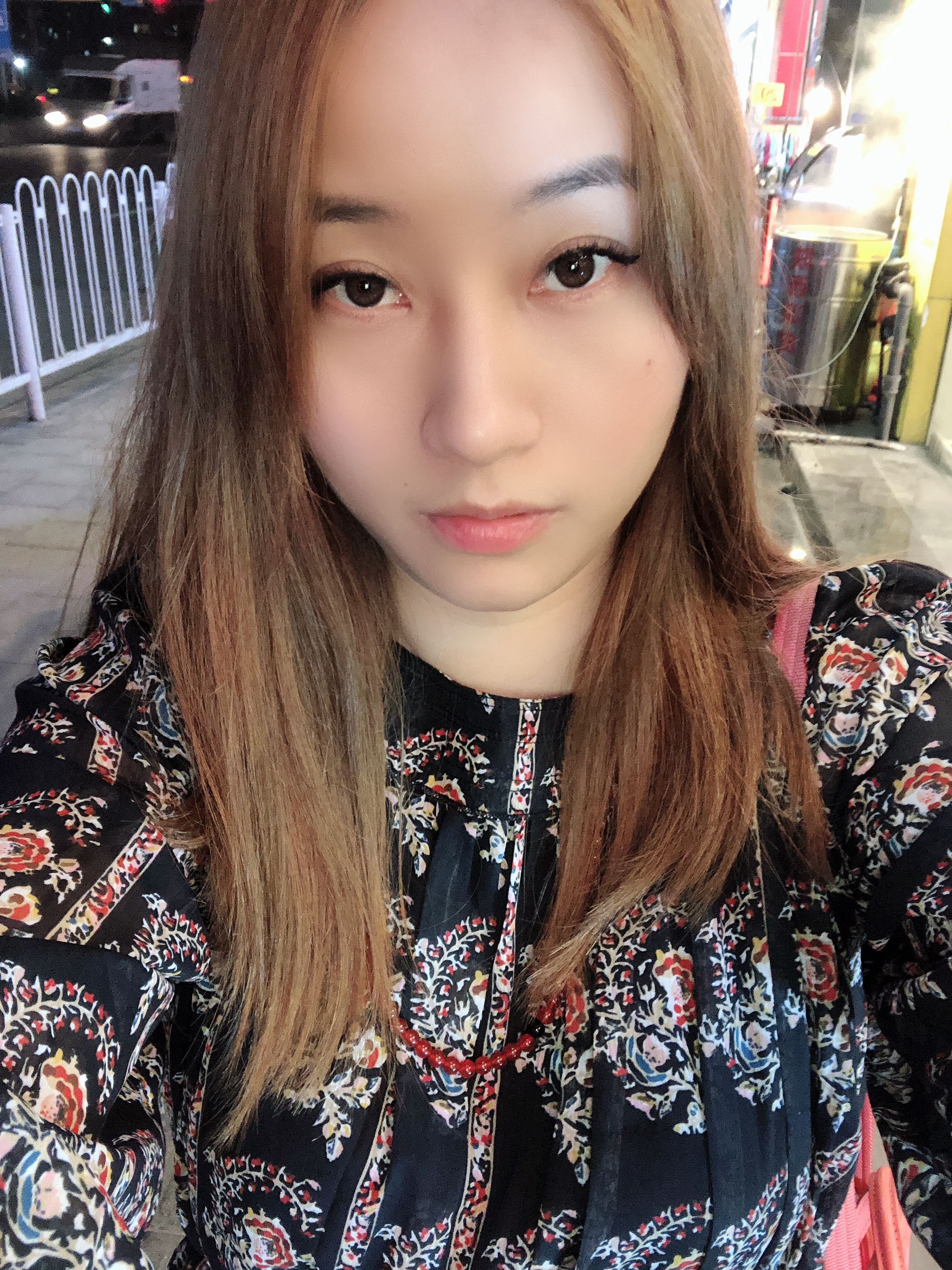 单薄的裙子