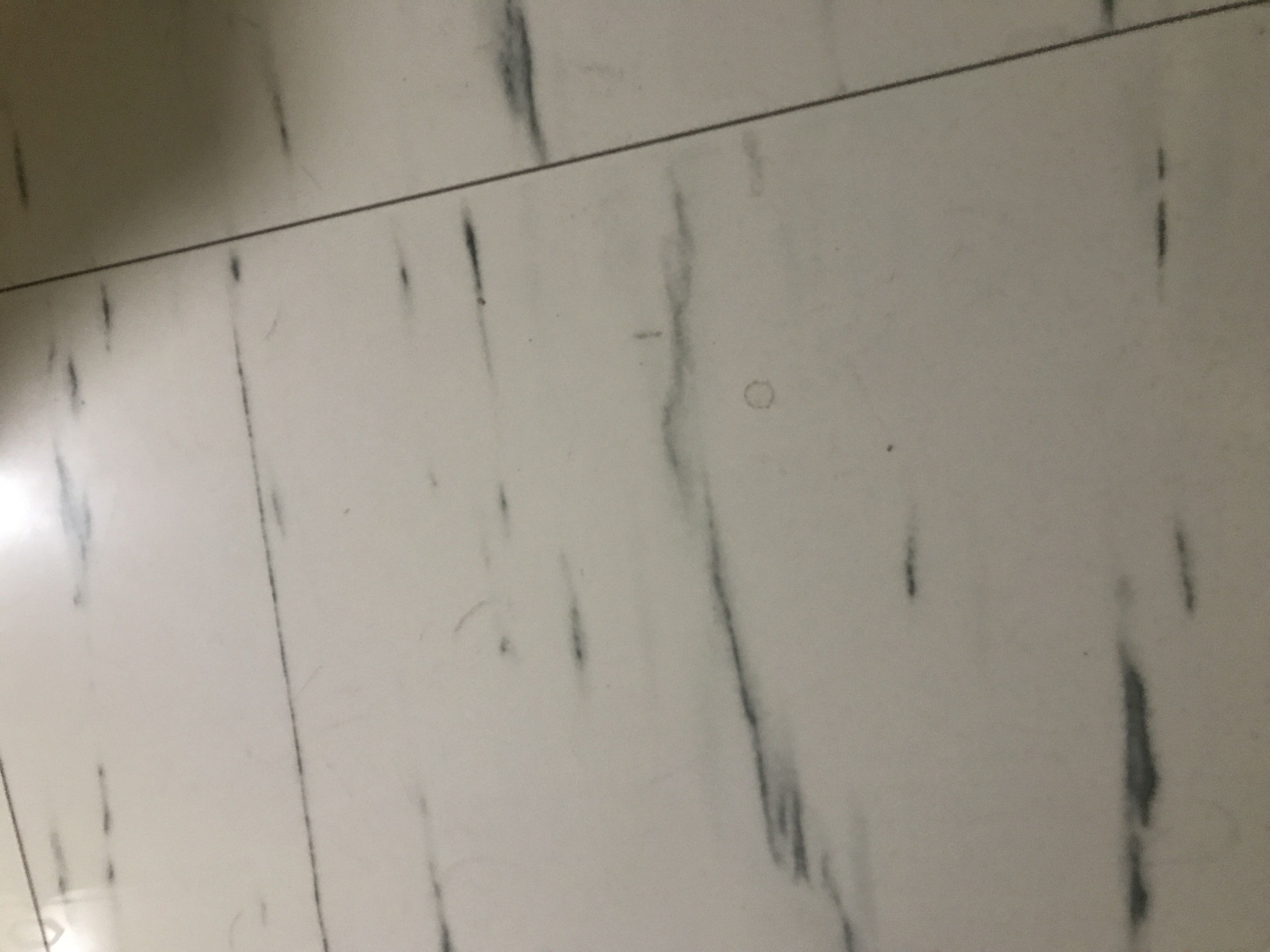 无奈的板凳