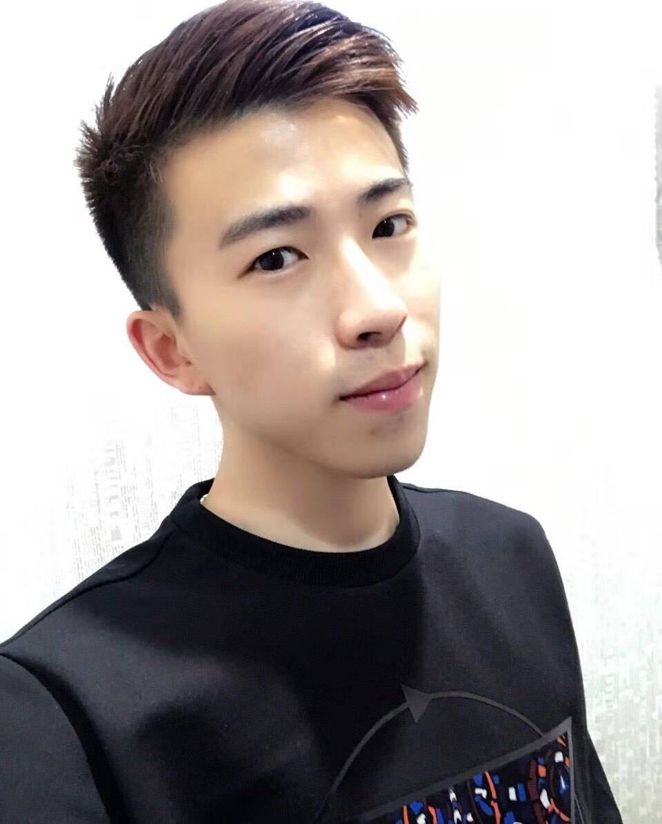 呆萌的鸡翅